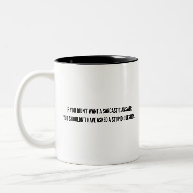 De Café Em Dois Tons Pergunta Estúpida - Caneca Engraçada (Esquerda)