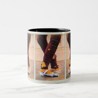 De Café Em Dois Tons Punho da parte traseira da caneca do balé