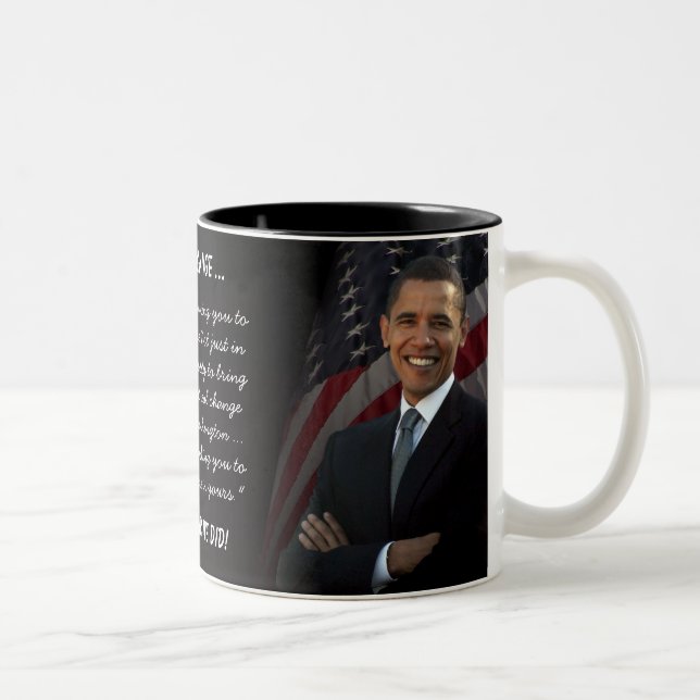 De Café Em Dois Tons Sim nós fizemos - Obama com a caneca da bandeira (Direita)