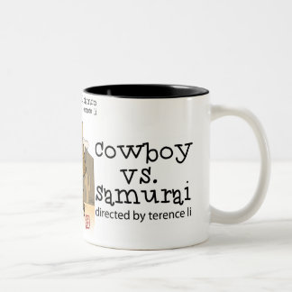 De Café Em Dois Tons Vaqueiro contra a caneca do samurai