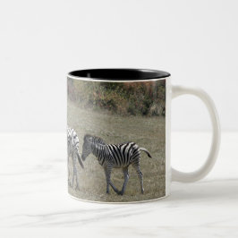 De Café Em Dois Tons Zebras na caneca do movimento