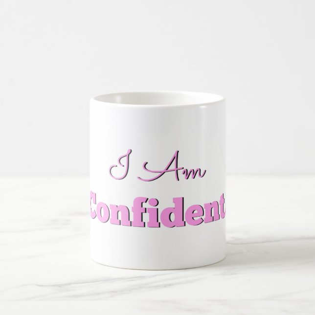 De Café Eu estou seguro no rosa na caneca branca (Centro)