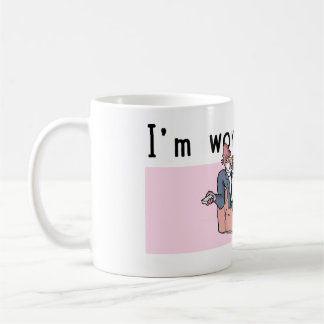 De Café Eu estou trabalhando nele a caneca