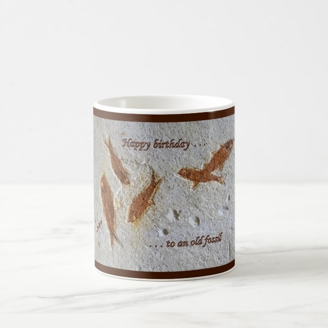 De Café Feliz aniversario a uma caneca fóssil velha (Centro)