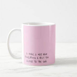 De Café Garota perto demais da caneca