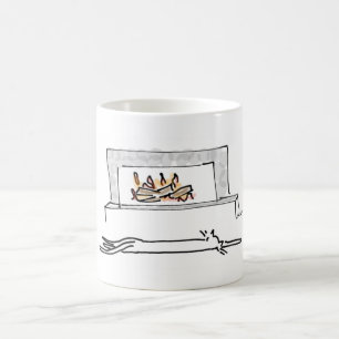 De Café Gato que aprecia a caneca da lareira