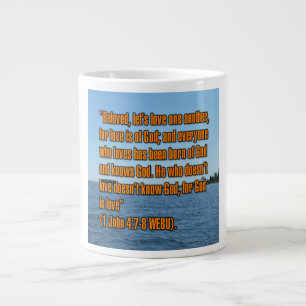 De Café Grande 1 João 4:7–8 WEBU Caneca