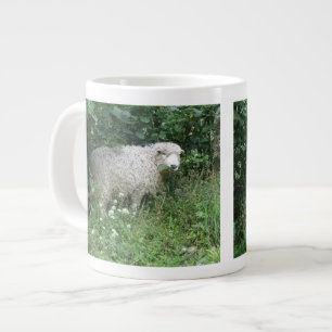 De Café Grande Ovino Bastante Branco Flofilizado, Comendo Caneca