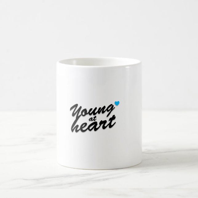 De Café Jovens na caneca do coração (Centro)