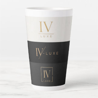 De Café Latte Caneca com logotipo da IV LUXE - Luxo Preto e Dour