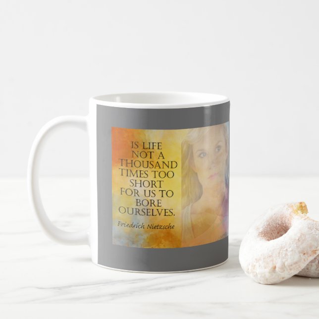 De Café LIFE TO SHORT Friedrich Nietzsche cita caneca (Com Donut)