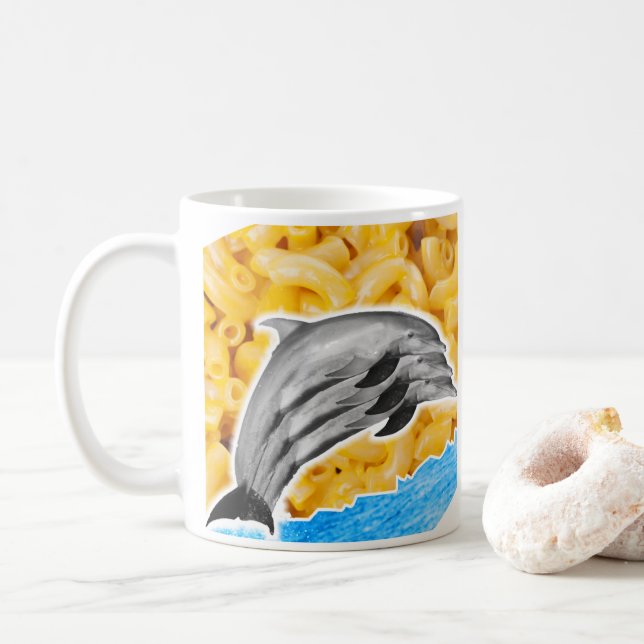 DE CAFÉ MACARRÃO COM QUEIJO DO GOLFINHO CANECA (Com Donut)