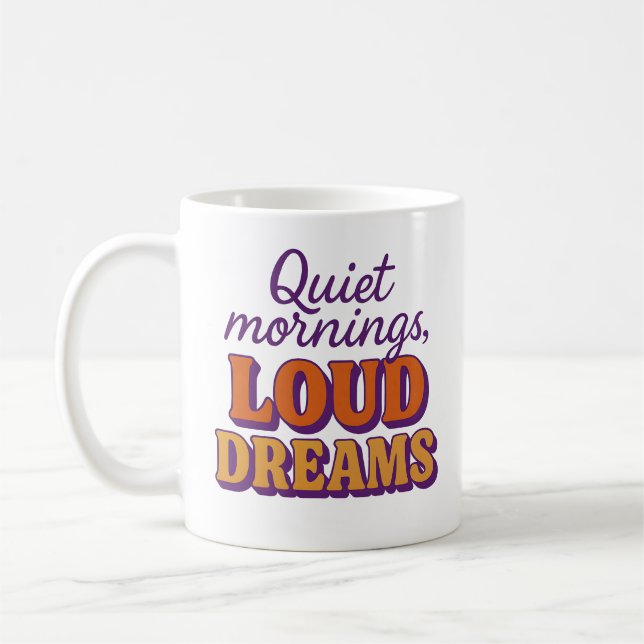 De Café Manhãs Silenciosas, Sonhos Altos - Caneca (Esquerda)