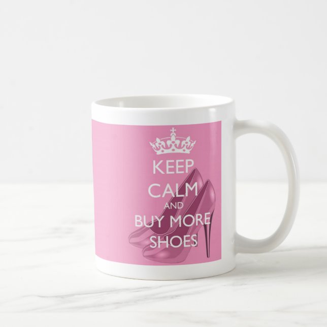 De Café Mantenha a calma e compre mais caneca dos calçados (Direita)
