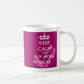 De Café Mantenha a calma e compre mais caneca dos calçados