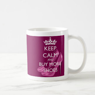 De Café Mantenha a calma e compre mais caneca dos calçados