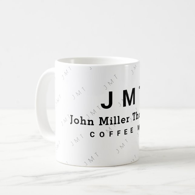De Café monograma na caneca branca com nome (Frente Esquerda)