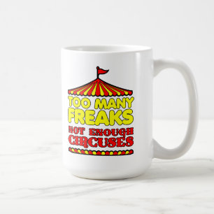 De Café Muitos Loucos Caneca Divertida