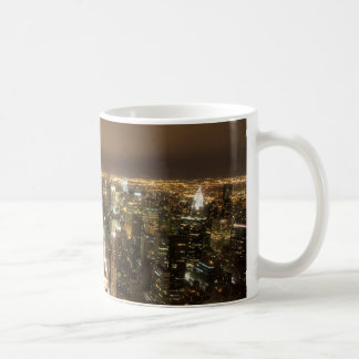 De Café Nova Iorque na caneca noturna