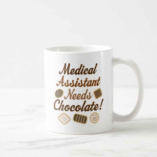 De Café O assistente médico precisa a caneca engraçada do (Direita)