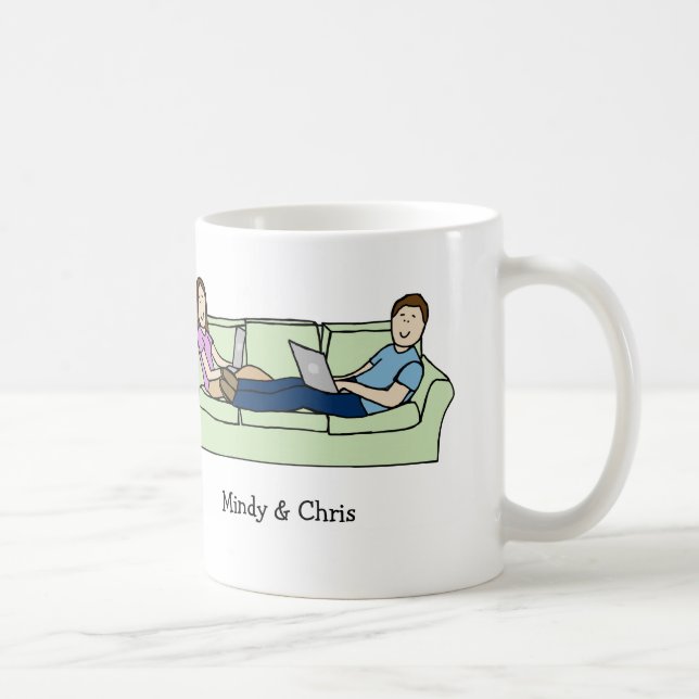 De Café O casal em laptop personalizou a caneca dos (Direita)