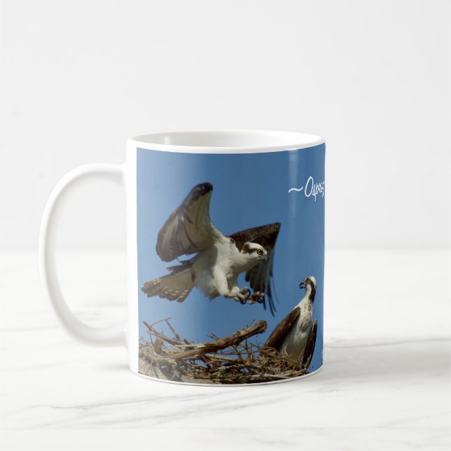De Café O Osprey Hawks a caneca do ninho do vôo (Esquerda)