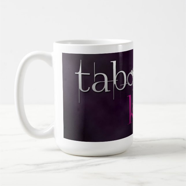 De Café O tabu beija a caneca (Esquerda)