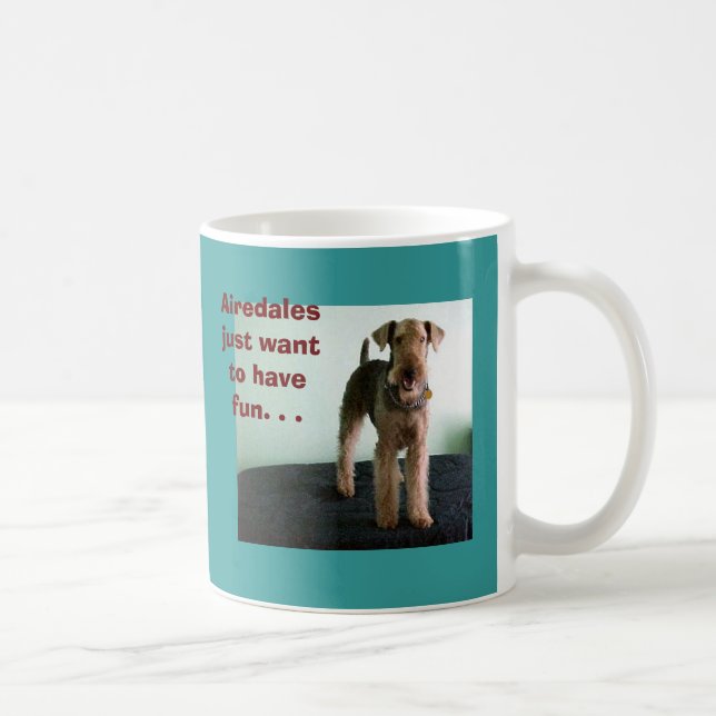 De Café Os Airedales apenas querem ter a caneca do (Direita)