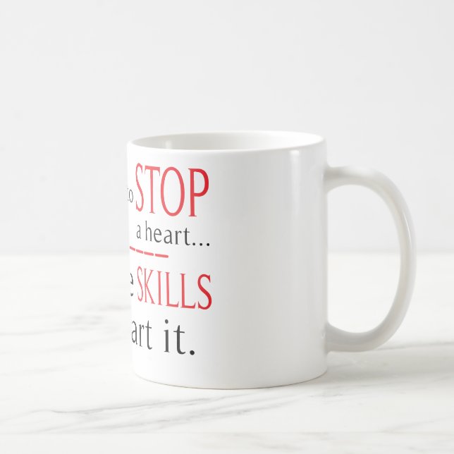 De Café Os olhares para parar uma caneca dos cuidados do (Direita)