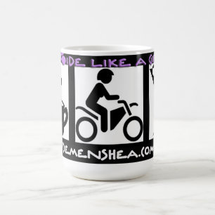De Café passeio como uma caneca da menina