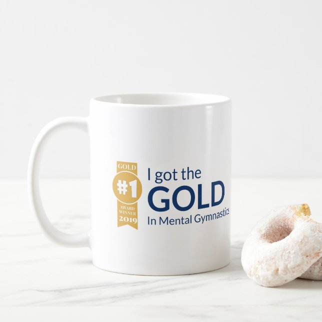 De Café Prêmio Dourado na caneca engraçada da ginástica (Com Donut)