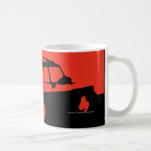De Café Saab 900 SPG/Aero - vermelho na caneca escura do