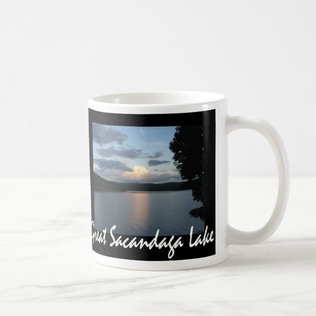 De Café Sacandaga nubla-se a caneca (Direita)