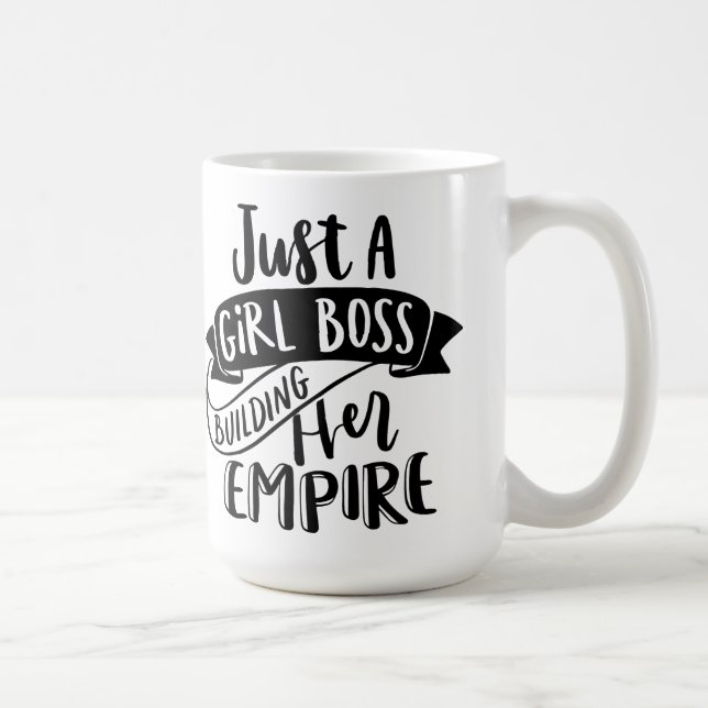De Café Só Uma Menina A Construir A Caneca Do Império (Direita)