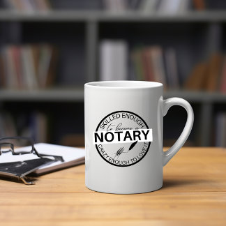 De Café Suficiente Para Tornar-Se Uma Caneca Notária