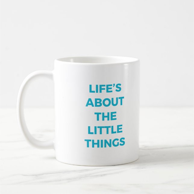 De Café Vida sobre a caneca pequena das coisas (Esquerda)