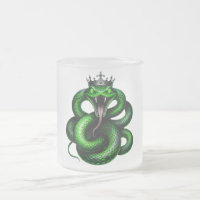 Caneca Branca com Serpente Verde Coroada