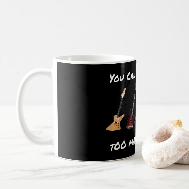 De Café Você pode nunca ter caneca demais das guitarra (Com Donut)