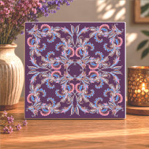 Azulejo Árabe Rosa e Azul Vintage sobre Plum Royal