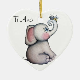 De Cerâmica Elefante do bebê com fundo do branco do ornamento