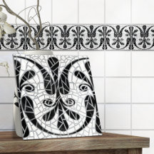 Mármore Negro Mágico, Azulejo quebrado grego