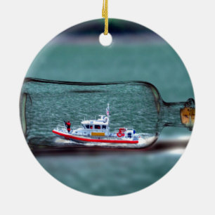 De Cerâmica Navio em um ornamento decorativo do oceano da