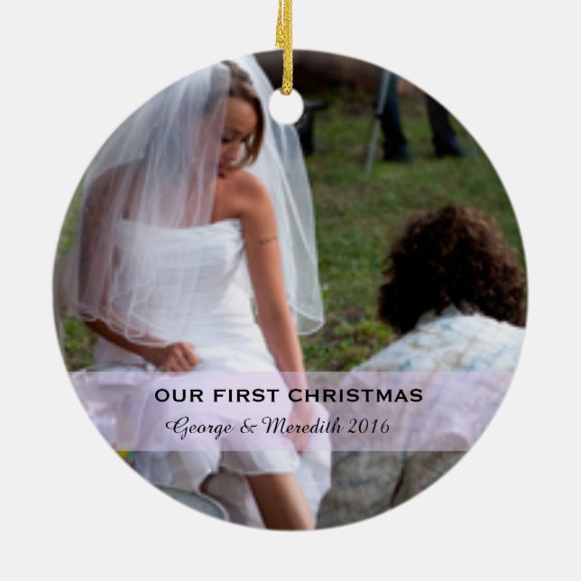 De Cerâmica Nosso primeiro Natal para o ornamento do círculo (Traseira)