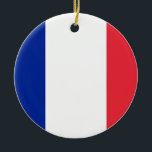 De Cerâmica Ornamento com pavilhão da França<br><div class="desc">Ilumine a sua época de férias com orgulho francês usando o nosso Enfeites de natal festivo com a bandeira tricolor de França! Adote o espírito de férias e mostre seu amor pela França com nosso ornamento meticulosamente trabalhado, enfeitado com a design icônica da bandeira francesa. As cores azuis, brancas e...</div>