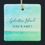 De Cerâmica Ornamento da Ilha Galveston<br><div class="desc">A linda cor d'água do ombre lacrimogêneo destaca as coordenadas de longitude e latitude da ilha Galveston,  Texas.</div>