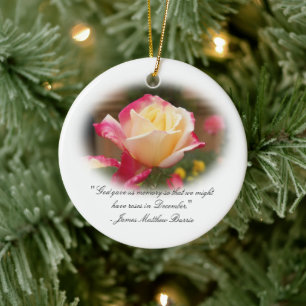 De Cerâmica Ornamento da lembrança - rosas em dezembro