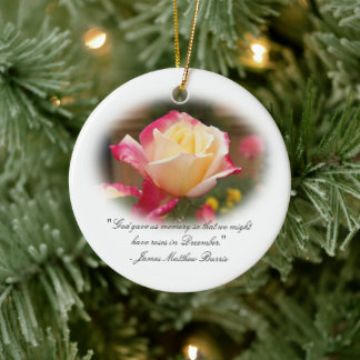 De Cerâmica Ornamento da lembrança - rosas em dezembro