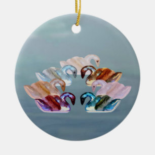 De Cerâmica Sete cisnes um ornamento da natação