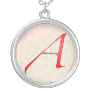 De letra "A" escarlate da colar da prata esterlina