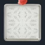 De Metal Renda BATTENBURG Ornamento Quadrado Premium<br><div class="desc">O desenho neste ornamento quadrado premium de BATTENBURG LACE é um detalhe cortado de um dos meus desenhos originais a lápis colorido, multiplicado digitalmente. * Os ornamentos não são apenas para a árvore. Pendure isto em uma maçaneta ou em outro lugar para uma decoração cotidiana. * Outros ornamentos e produtos...</div>